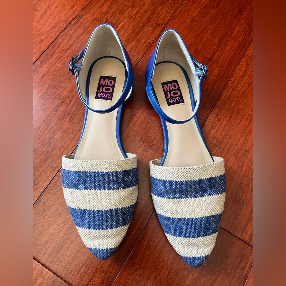 Mojo Moxy flats in blue & white stripes, size woman’s 7